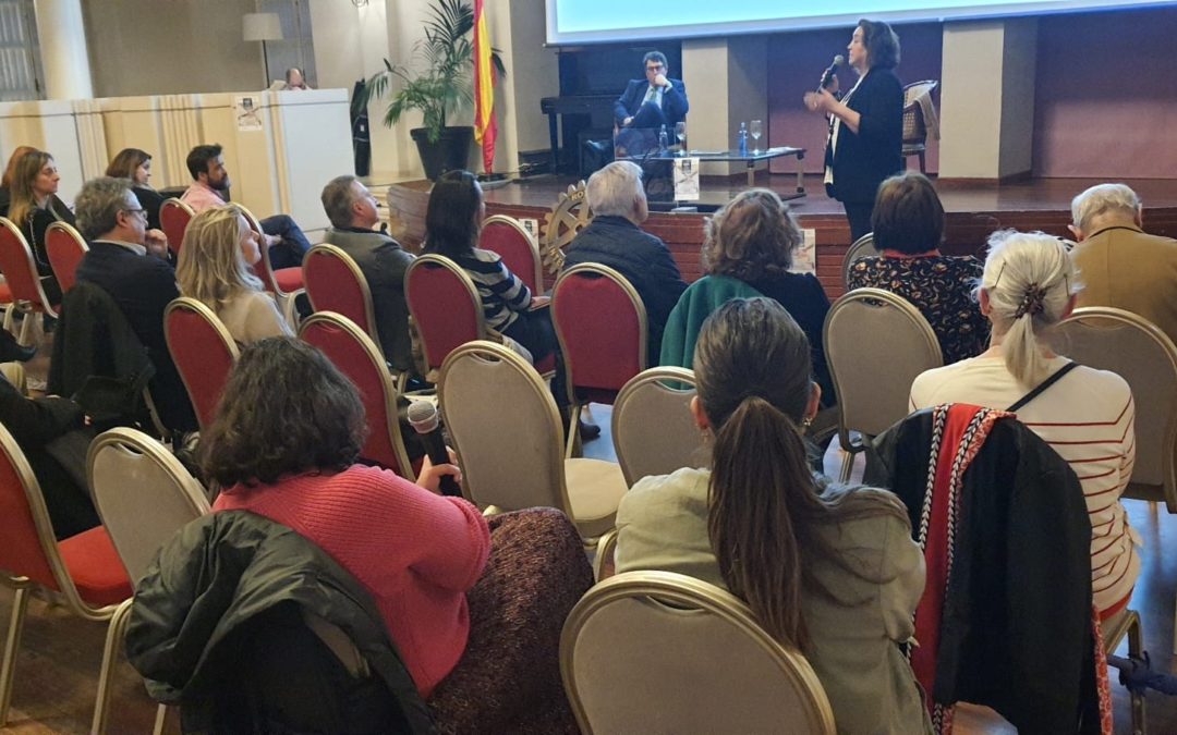 El Rotary Club organiza una Tertulia con la ponente Rosanna López Salgueiro